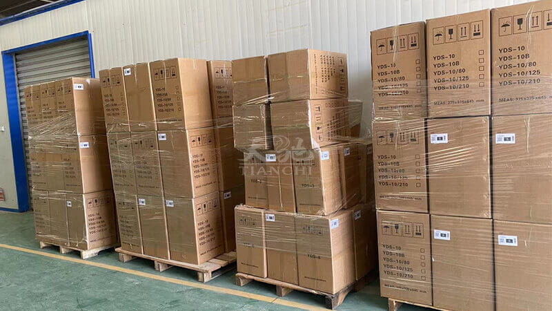 发往菲律宾的天驰液氮罐正在装车-3