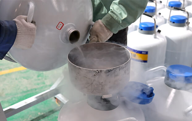 液氮罐内液氮装多少合适?