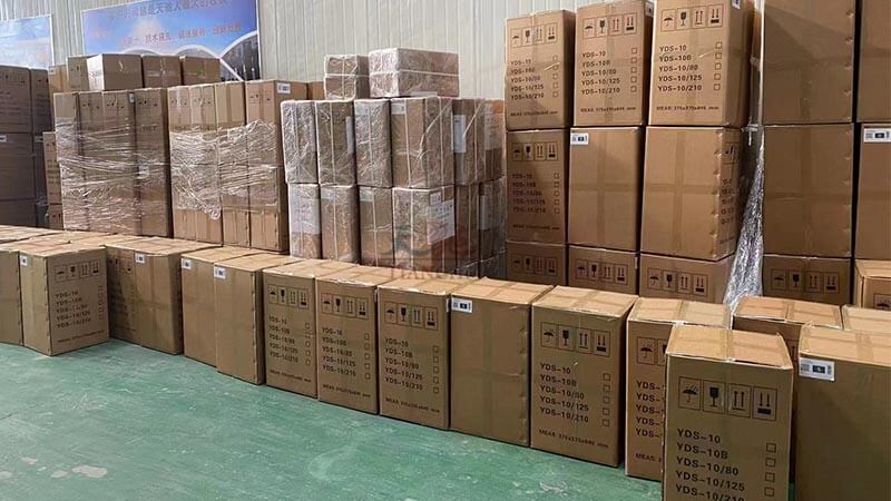 新一批天驰液氮罐发往哈萨克斯坦