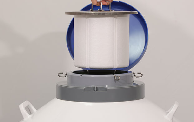 不盖颈塞会导致液氮罐内液氮纯度降低吗?